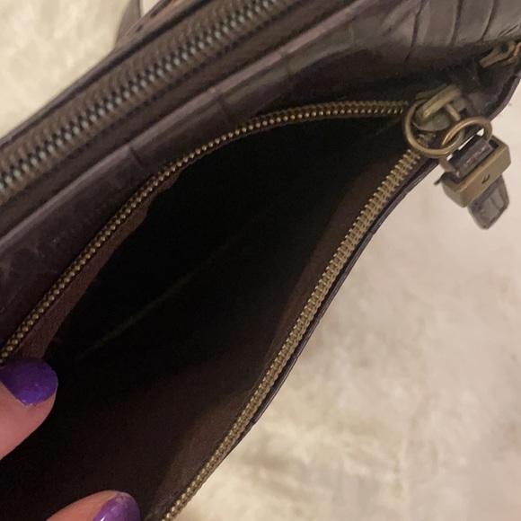 Relic Womens Shoulder Bag Black Crocodile Embossed Adjustable Strap Snap S - Picture 7 of 12